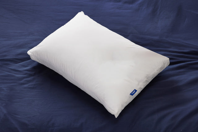 Casper Original Pillow (Standard, Mid-Loft) studio product photo